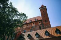 Kaboompics - Old red brick church on a sunny day