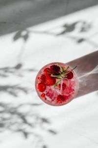 Kaboompics - Overhead Raspberry Drink With Ice