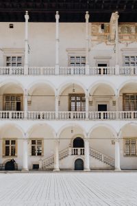Kaboompics - White Arcaded Courtyard at Wawel Royal Castle