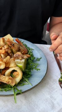 Kaboompics - Fried Seafood Platter With Calamari And Shrimp