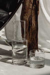 Kaboompics - Organic Material Palette With Glass Pitcher and Tumbler