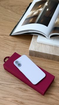 Kaboompics - Casual iPhone Photo Of Everyday Essentials