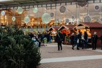 Kaboompics - Christmas Market and Holiday Tree at Manufaktura in Łódź