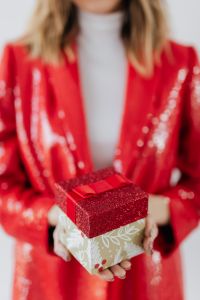 Kaboompics - Girlboss With a Gift
