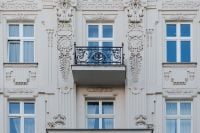 Kaboompics - Decorative Tenement Windows and Balcony on Piotrkowska Street, Łódź, Poland