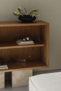 Kaboompics - Oak bookshelf with black vase and decorative objects