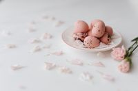 Kaboompics - Pink Chocolate Eggs - Easter