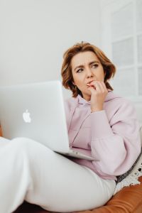Kaboompics - Woman uses laptop - working from home - video call