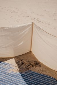 Kaboompics - White Beach Windbreak Shelter on the Sand