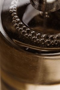 Kaboompics - Clear Bubbles in Dark Liquid