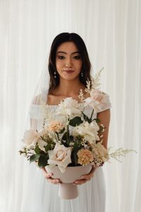 Kaboompics - Neutral Wedding Bouquet Inspiration With Roses and Carnations