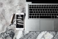 Kaboompics - Cocaine on a smartphone iPhone, bill, laptop