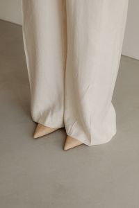 Kaboompics - White Wide-Leg Pants with Pointed Beige Heels
