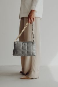 Minimalist Handbag Fashion Editorial: Structured Purses, Chain-Strap Bags and Neutral Outfit Styling