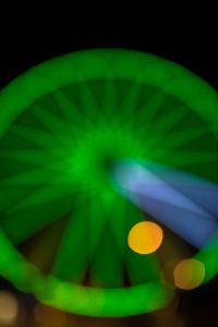 Kaboompics - Soft-Focus Green Ferris Wheel Light Background