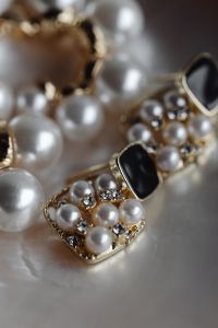 Kaboompics - Black Stone Pearl Earring with Crystal Detail and Soft Bokeh