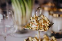 Kaboompics - Golden Bunnies on the Tray