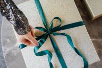Kaboompics - Girl With a Gift