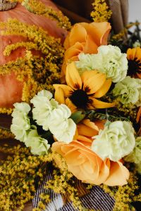 Kaboompics - Vertical Autumn Flower Arrangement With Pumpkin