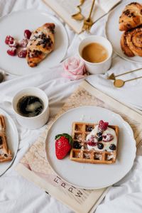Kaboompics - Waffles - Croissant - Cinnamon Roll - Home Decor - Coffee