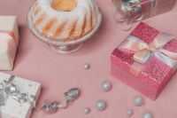 Kaboompics - Pastel Christmas Gifts and Bundt Cake Flat Lay