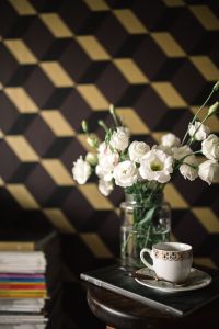 Kaboompics - Flowers and cup of coffee