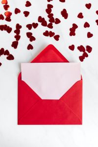 Kaboompics - Postcard & Confetti - Copy Space