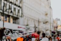Kaboompics - A show of soap bubbles on Piotrkowska Street in Łódź, Poland