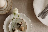 Kaboompics - Easter Delights - Spring Flowers and Minimalist Tableware