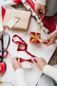 Kaboompics - Gift Wrapping