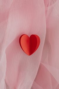 Kaboompics - Red Folded Paper Heart on Pink Tulle Valentine Backdrop
