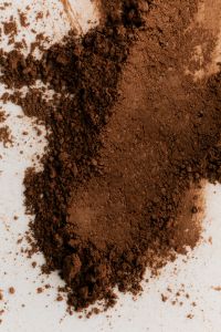 Kaboompics - Loose Brown Bronzer Powder on White
