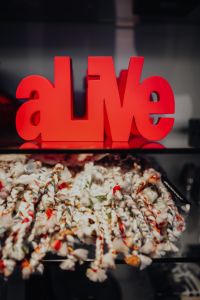Kaboompics - Alive sign - wooden decoration