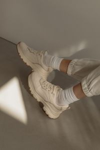 Kaboompics - Neutral Chunky Sneakers with White Socks