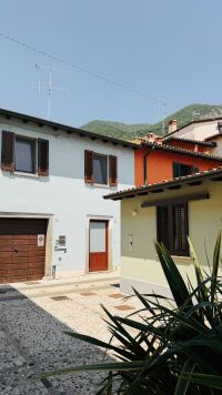 Kaboompics - Pastel Italian Houses In A Sunny Mountain Village
