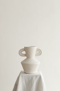 Kaboompics - Photo studio interior - C-stand lighting tripod - photo backdrop - LED lamp