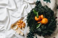 Kaboompics - Mandarin Orange Wreath with Dried Citrus and Linen