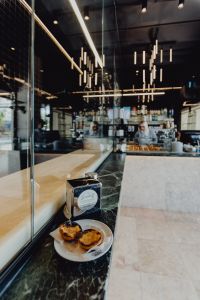 Kaboompics - Pastel de nata in Lisbon at Manteigaria