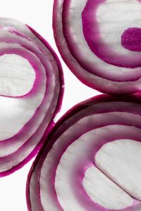 Kaboompics - Red Onion Slices in Backlight