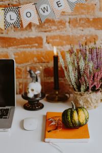 Kaboompics - Desk with laptop & Halloween Decorations