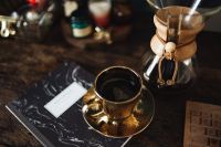 Kaboompics - Cup of coffee, Chemex, keyboard, notebook