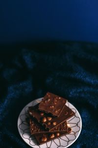 Kaboompics - Close up a nut chocolate bar