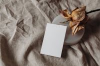 Kaboompics - Horizontal Card Mockup with Dried Rose and Ceramic Plate