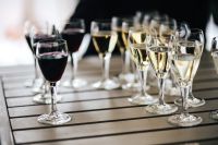 Kaboompics - Glasses with wine and orange juice