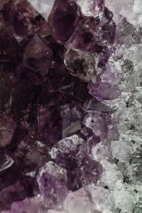 Kaboompics - Deep Purple Amethyst and Clear Quartz Crystal Texture for Mineral Backgrounds