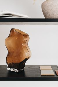 Kaboompics - Beautiful Contemporary and Modern Interior - decor - minimal - bright - organised shelves