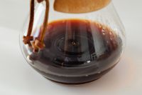 Kaboompics - Coffee brewed in a Chemex and peanut butter sandwiches for breakfast