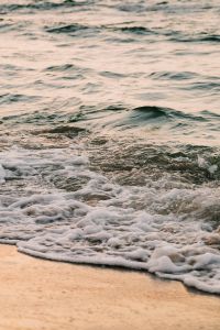 Kaboompics - Sea waves by sunset