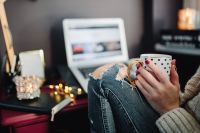 Kaboompics - Woman drinking hot tea in her home office