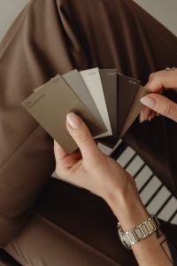 Kaboompics - Hand Selecting Brown Paint Shades for Interior Walls